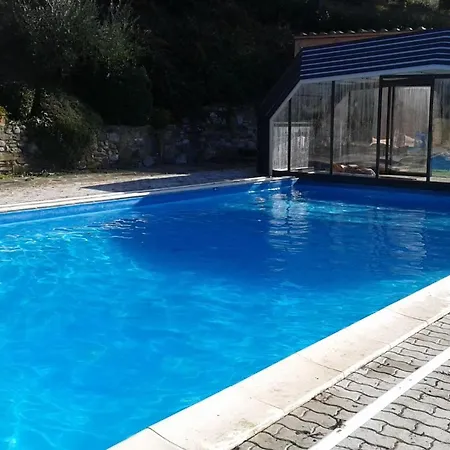 Vila Sleeps 10 Pool Wifi *