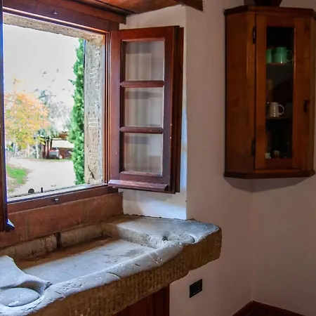 Sleeps 10 Pool Wifi Corgna