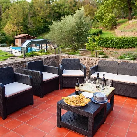 Sleeps 10 Pool Wifi Вилла
