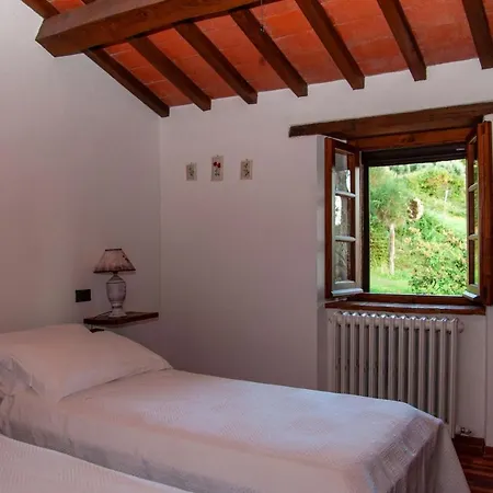 Vila Sleeps 10 Pool Wifi Corgna